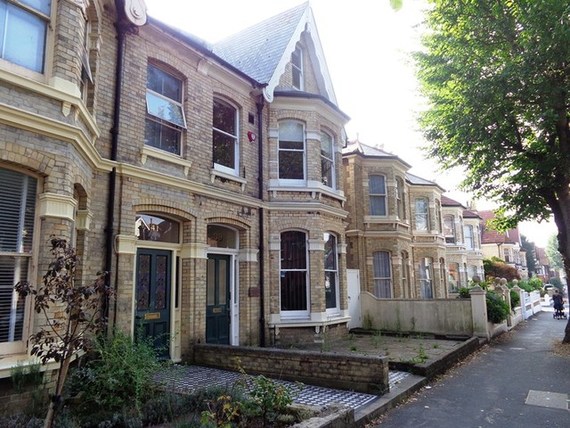 5 bedroom Semi-Detac...